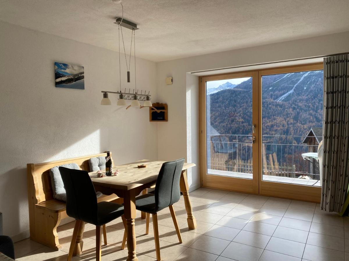 Ferienwohnung In Tschlin Mit Panoramablick エクステリア 写真