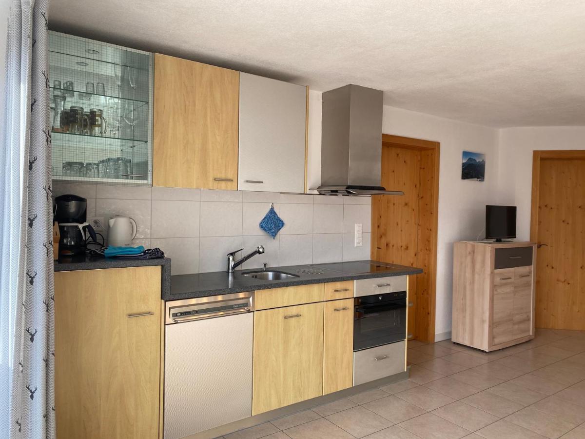 Ferienwohnung In Tschlin Mit Panoramablick エクステリア 写真